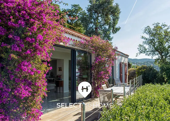 Selectsohome - Vue Avec Piscine Pour 8 Personnes - Nuages * Le Lavandou