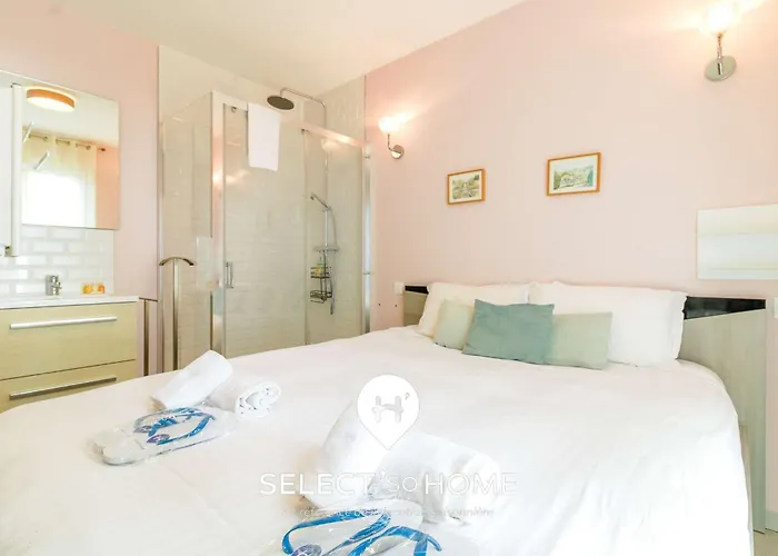 Selectsohome - Vue Avec Piscine Pour 8 Personnes - Nuages Villa