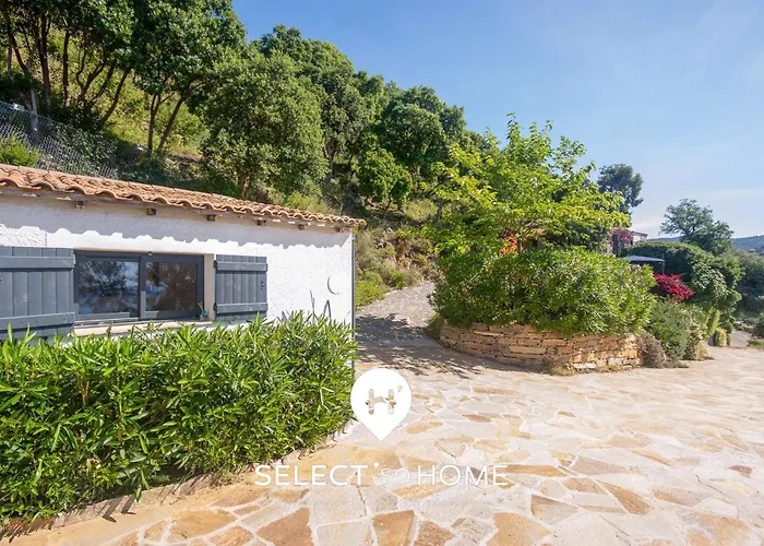 Selectsohome - Vue Avec Piscine Pour 8 Personnes - Nuages Villa Le Lavandou