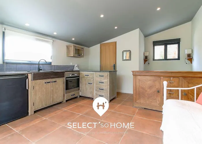 Selectsohome - Vue Piscine Infinie - Nuages