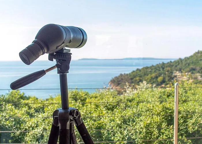 Selectsohome - Vue Piscine Infinie - Nuages *